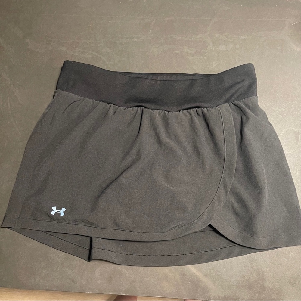 Under Armour women’s black activewear mini skirt